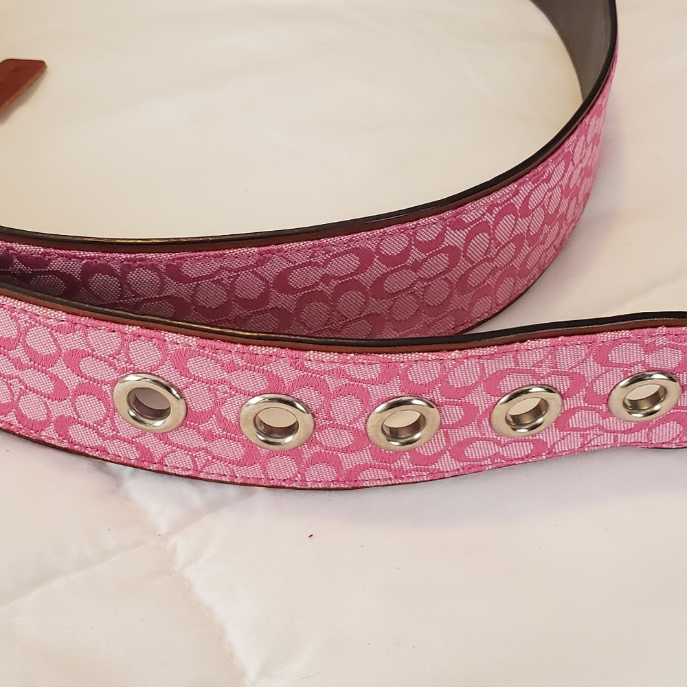 Coach belt pink with signaturepattern